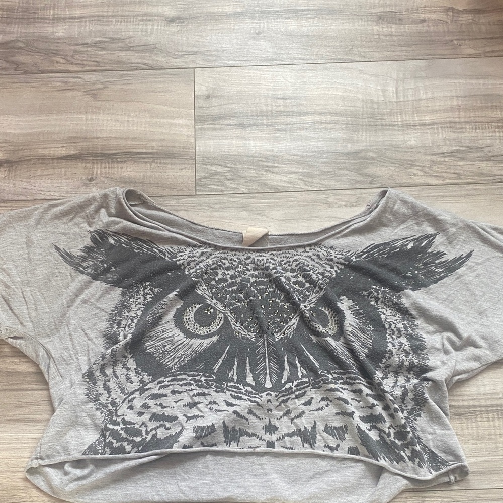 Urban Behavior Gray Owl Graphic Crop Top